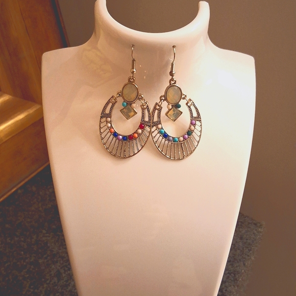💥SALE💥NEW Bohemian Multi-Color Silver Cut Out Dangle Earrings - Picture 6 of 6
